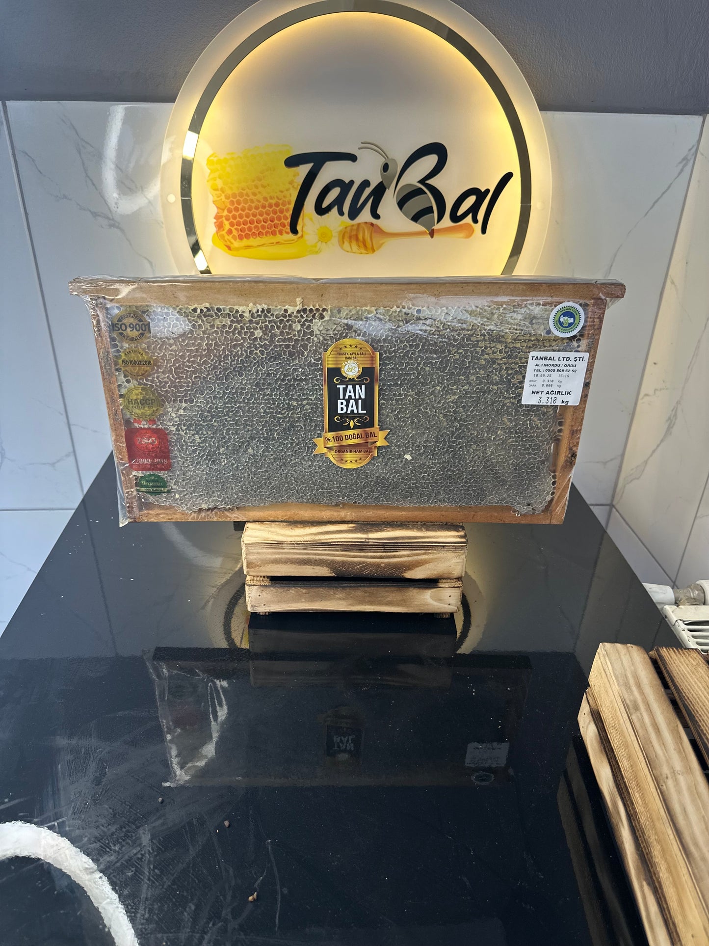 Organik Petekli Bal Siyah Renk 3000 Gr