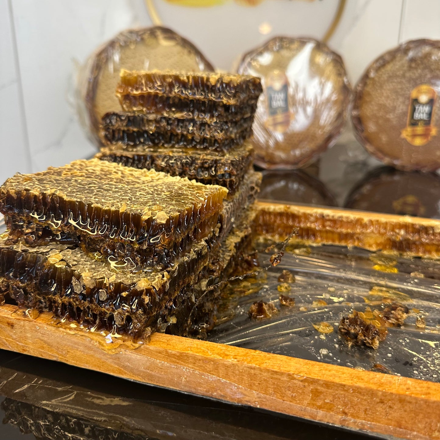 Tanbal Petekli Bal Siyah Renk 1.3kg yoğun polenli