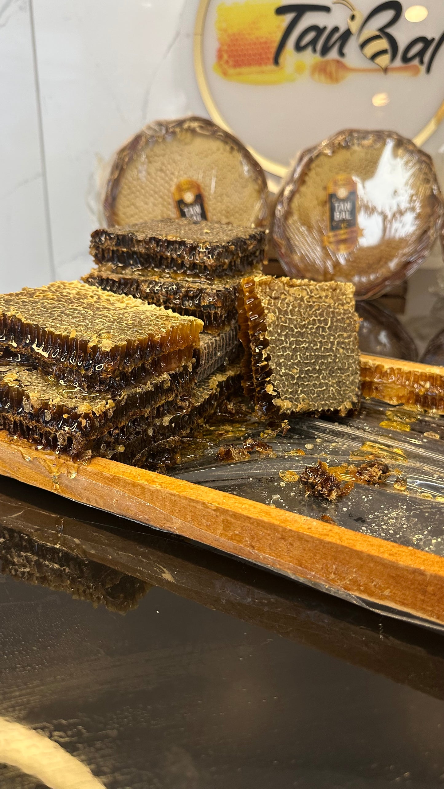 Tanbal Petekli Bal Siyah Renk 1.3kg yoğun polenli