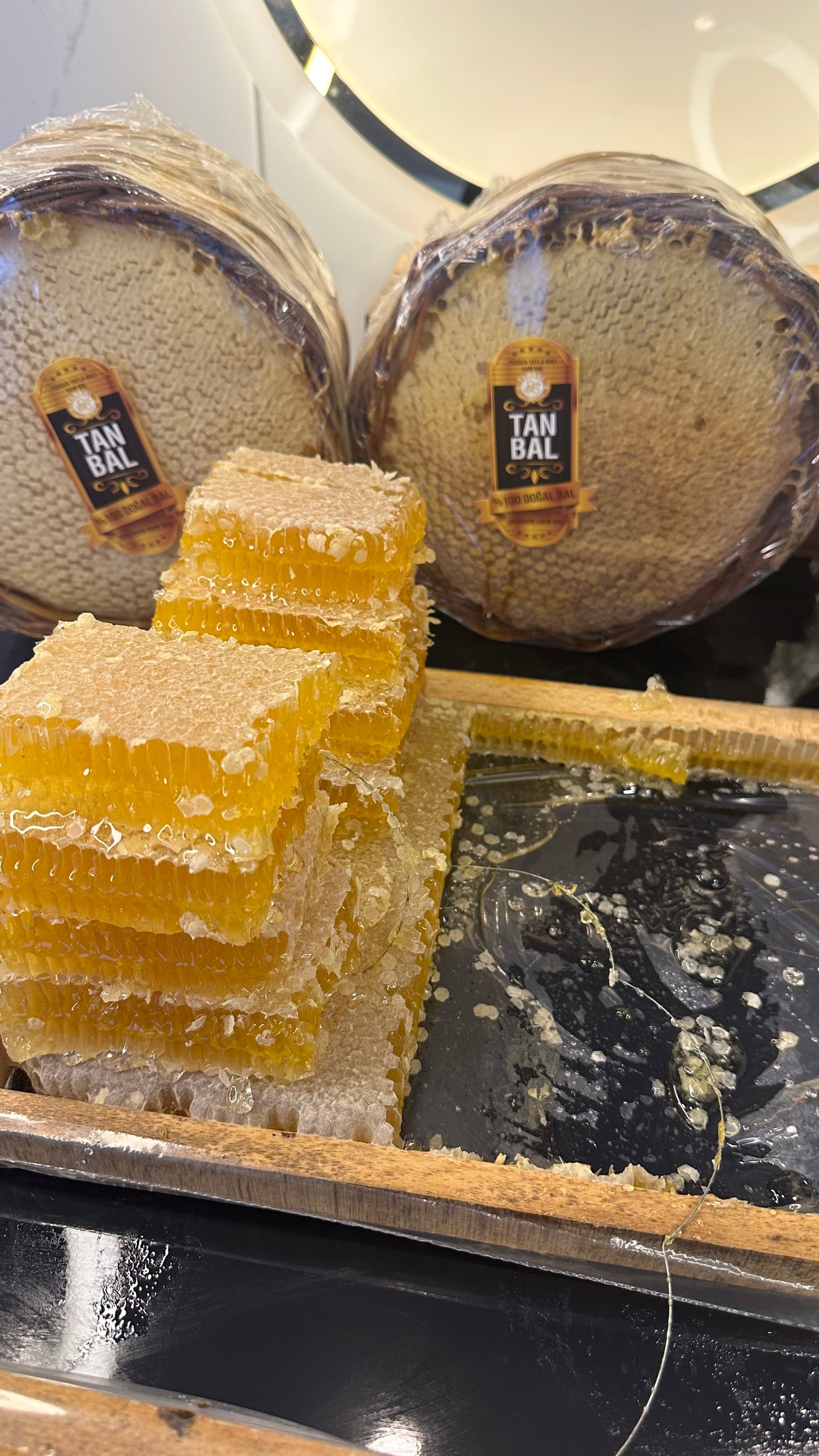 Organik Yayla Çiçek Balı 2800gr Sarı renk çerçeve bal