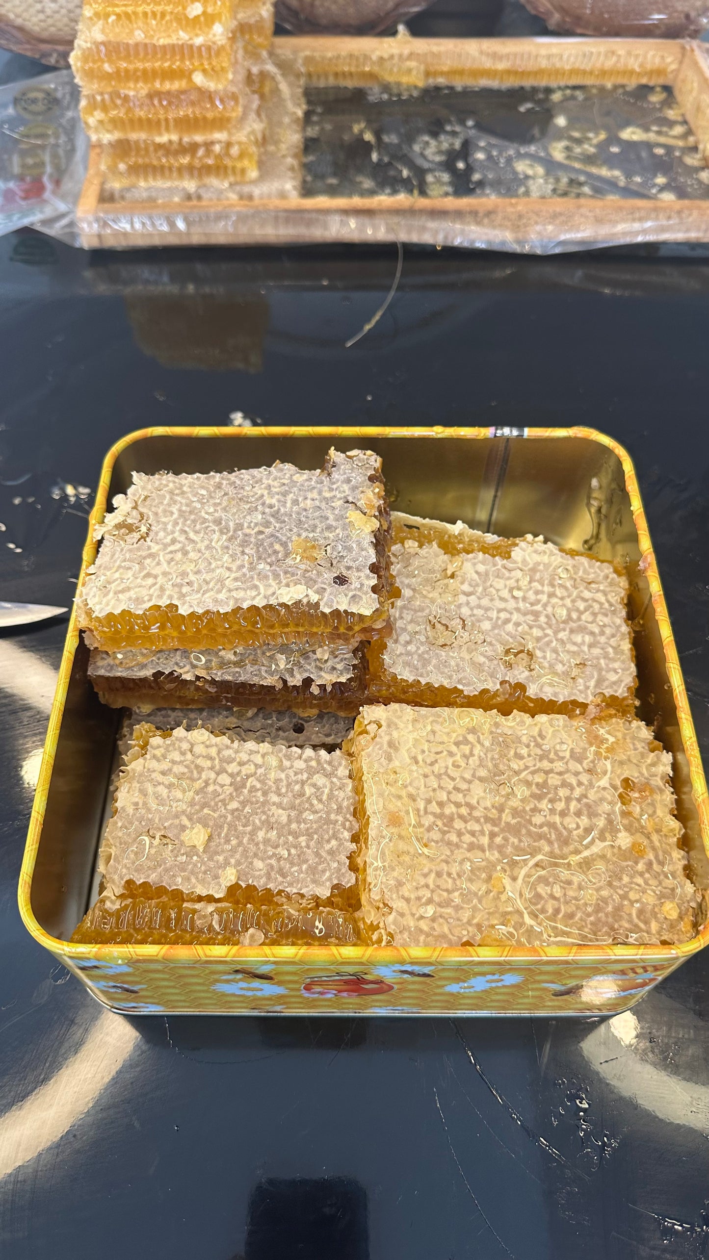 Tanbal Petekli Bal Kırmızı Renk 1.3kg Orta Polenli