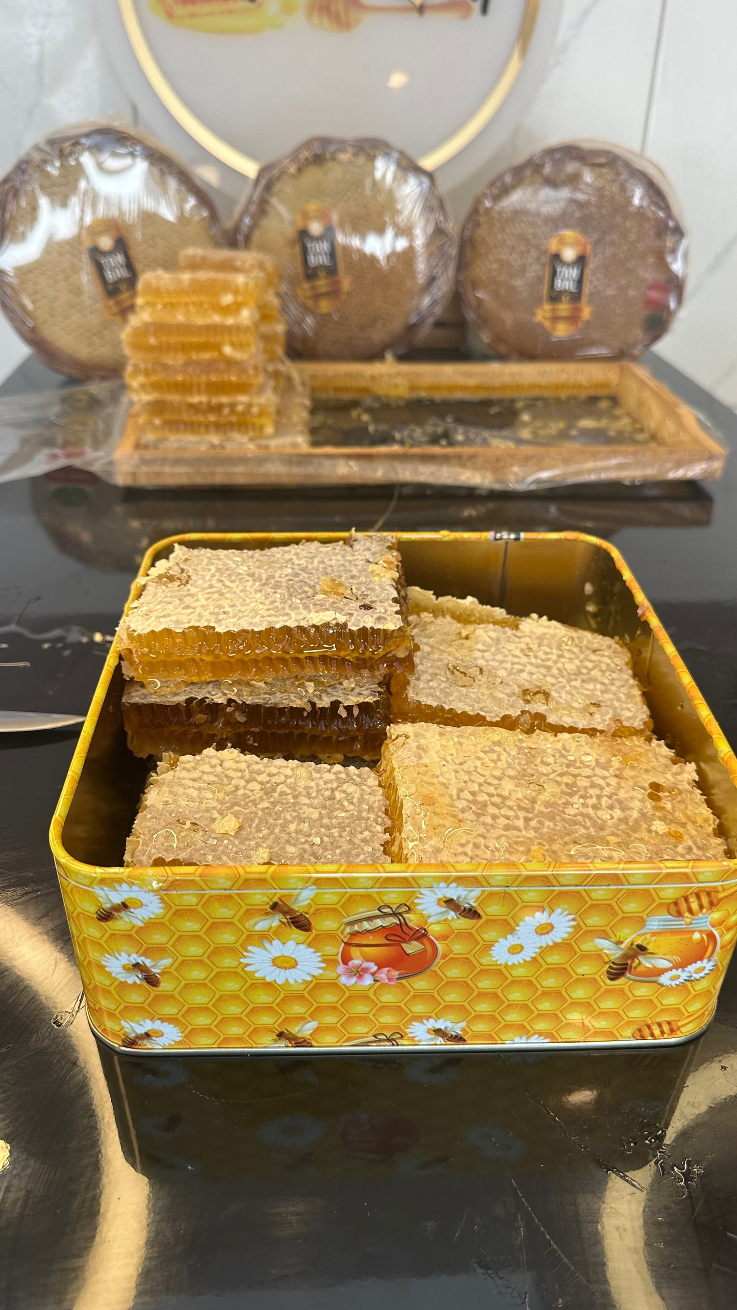 Tanbal Petekli Bal Kırmızı Renk 1.3kg Orta Polenli