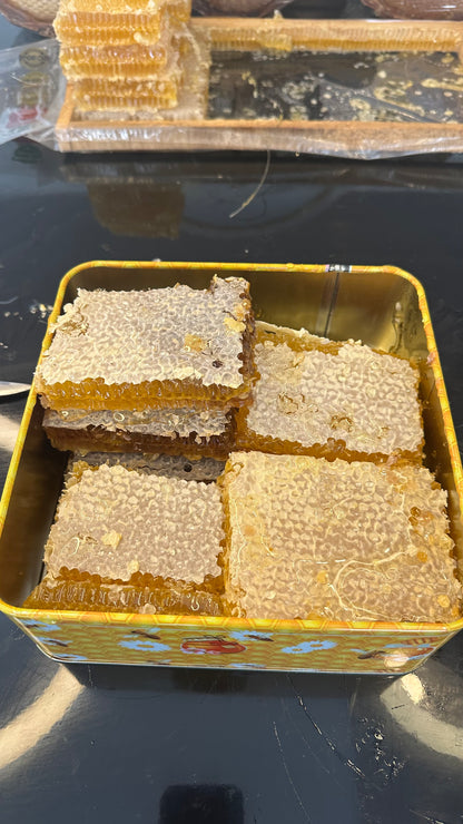 Tanbal Petekli Bal Kırmızı Renk 1.3kg Orta Polenli